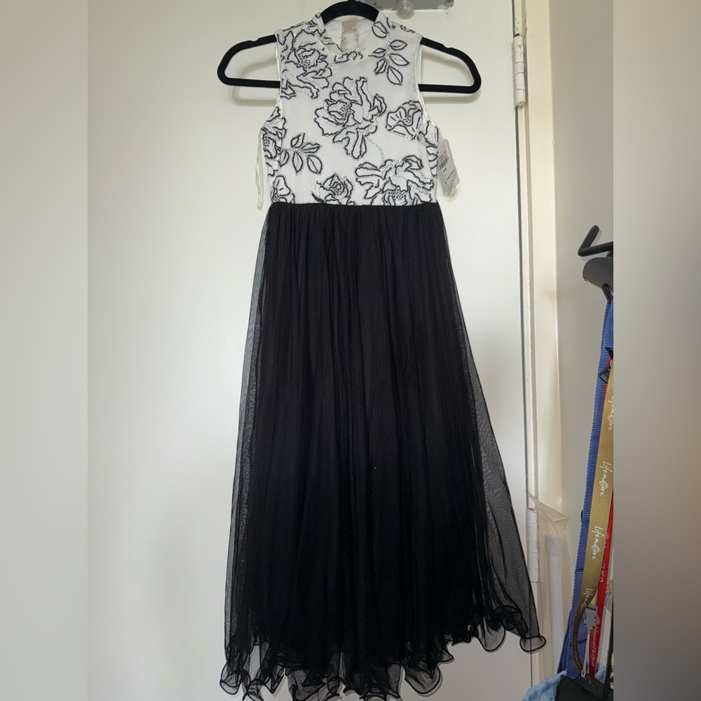 Long Elegant Black and White Kids Girls Dress NWT size 7
